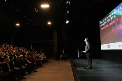 Vučić traži podršku Britanaca: Brza pruga Beograd–Tuzla prioritet regionalnog povezivanja